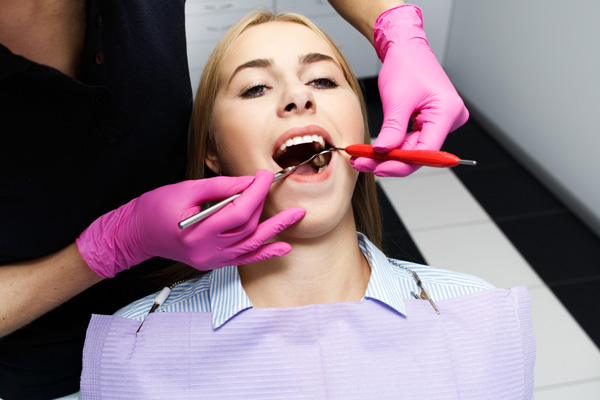 Alanında Uzman Diş Kliniği Neden Önemlidir?